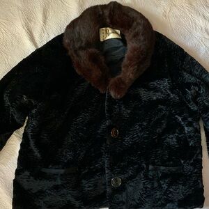 Vintage women’s curly lambs wool and mink collar 3/4 sleeves fur jacket